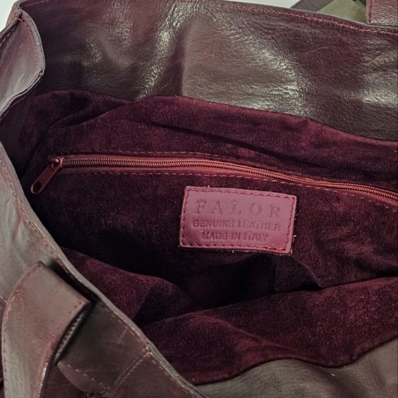 Falor Slide Lock Tote Bag In Burgundy Italian Leather - Picture 10 of 11